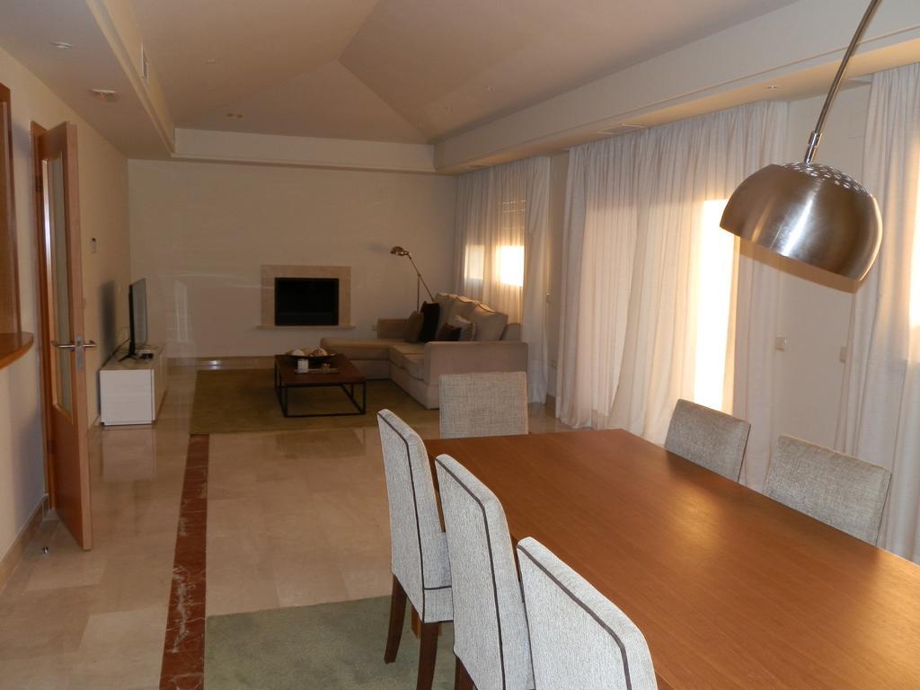 Mimosas Banus Apartament *